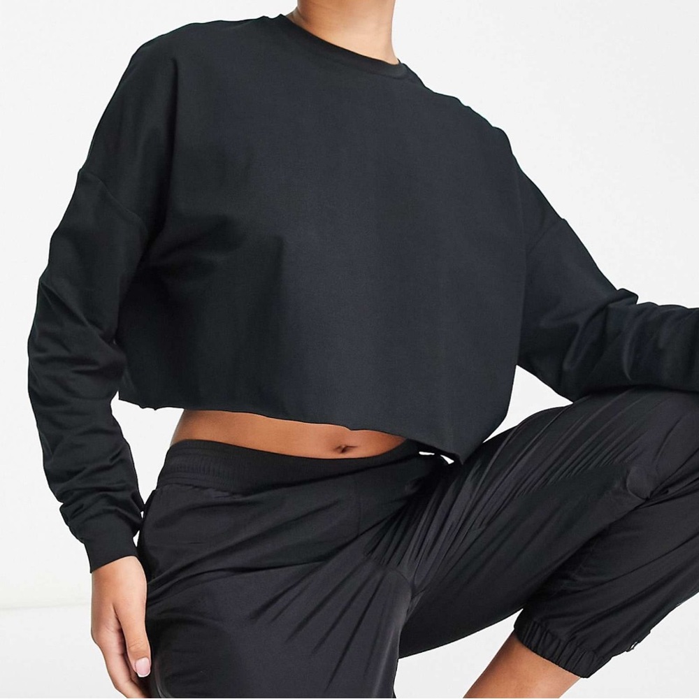 HIIT long sleeve work out crop top